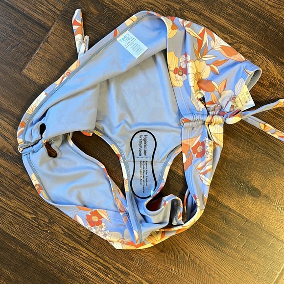 Time and Tru Women’s Plus 2-Piece Floral Print Swim Bikini Set size 3X (24W-26W) - Picture 11 of 12